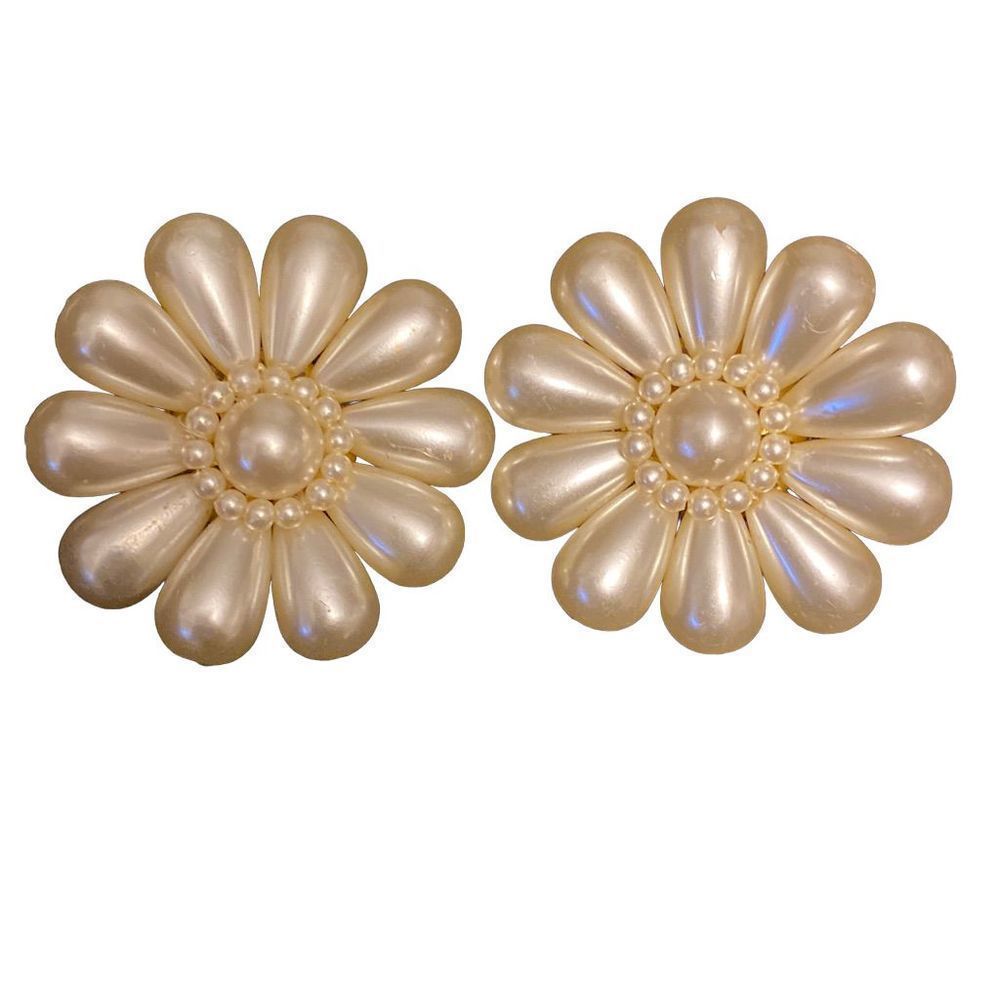 Vintage Cream Earrings Beautiful ClipOn